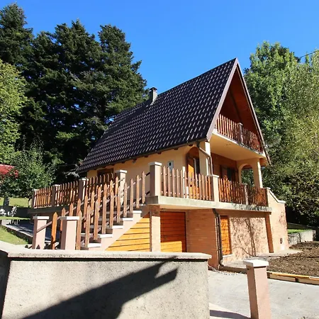 Schoenes In Breze Mit Eigenem Balkon By Interhome Vakantiehuis
