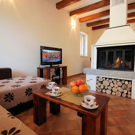 Schoenes In Breze Mit Eigenem Balkon By Interhome Vakantiehuis