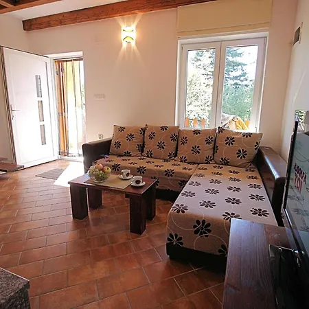Vakantiehuis Schoenes In Breze Mit Eigenem Balkon By Interhome Breza